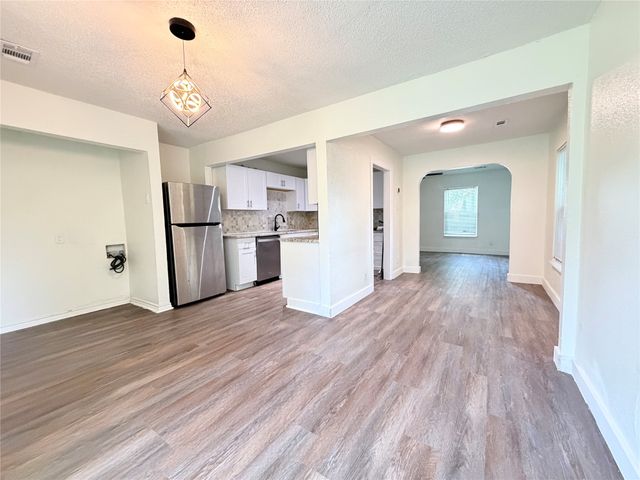 2513 Southland Street, Dallas, TX 75215