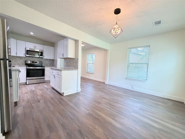 2513 Southland Street, Dallas, TX 75215