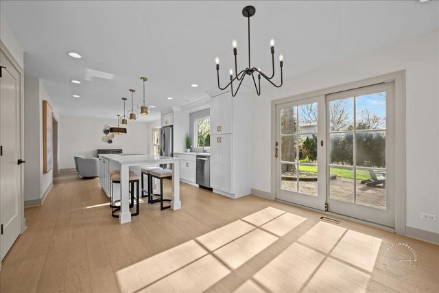 826 S Charles Avenue, Naperville, IL 60540