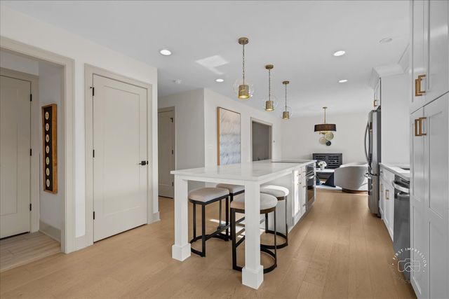 826 S Charles Avenue, Naperville, IL 60540