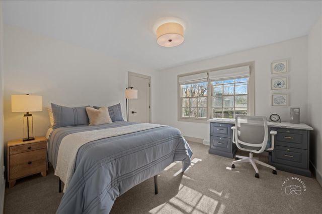 826 S Charles Avenue, Naperville, IL 60540