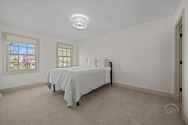 826 S Charles Avenue, Naperville, IL 60540