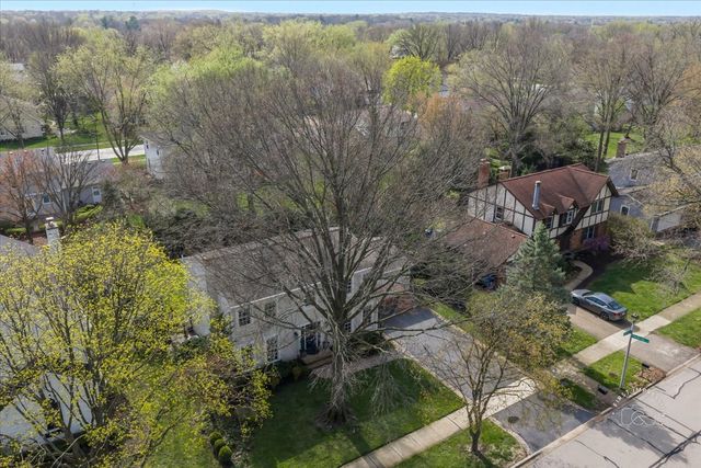 826 S Charles Avenue, Naperville, IL 60540