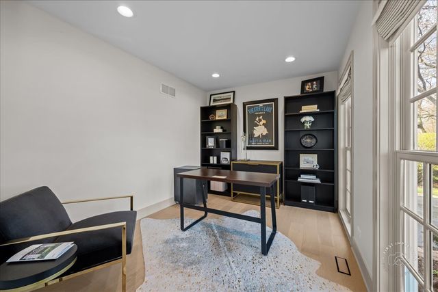 826 S Charles Avenue, Naperville, IL 60540