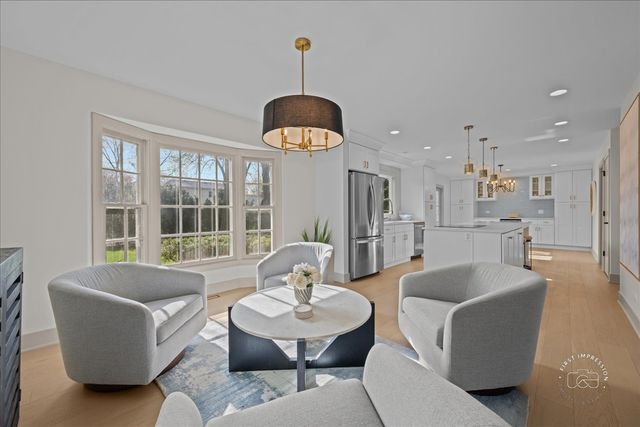 826 S Charles Avenue, Naperville, IL 60540