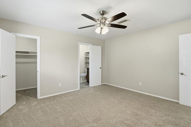 2119 Williamsburg Court S, League City, TX 77573