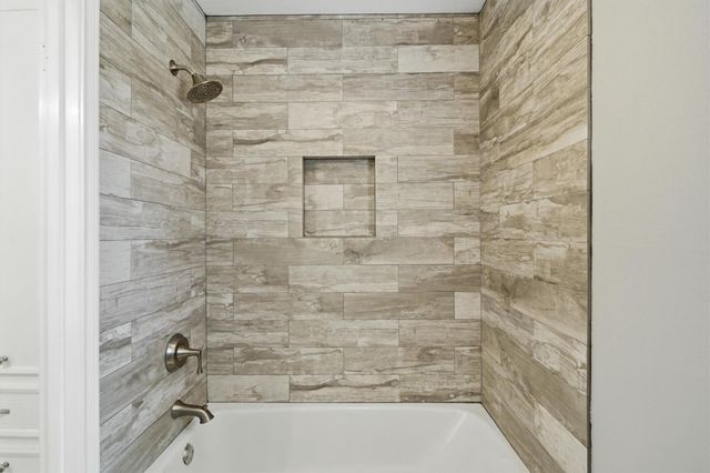 2119 Williamsburg Court S, League City, TX 77573