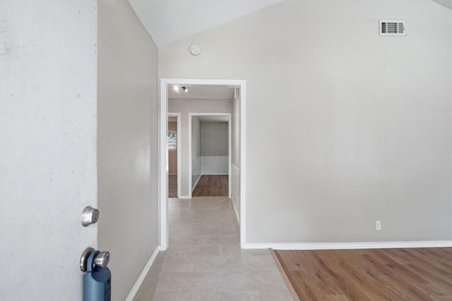 2119 Williamsburg Court S, League City, TX 77573