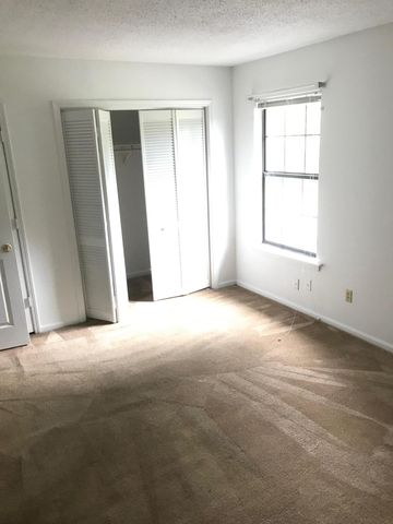 8012 Thelen Street, North Charleston, SC 29406