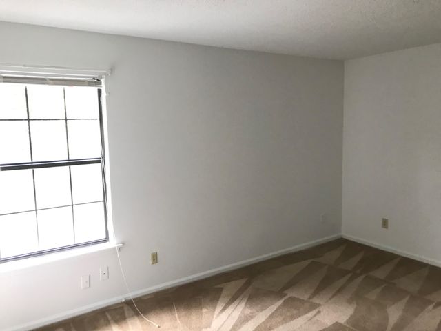 8012 Thelen Street, North Charleston, SC 29406