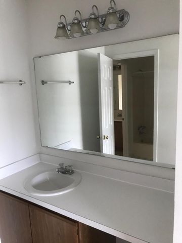 8012 Thelen Street, North Charleston, SC 29406