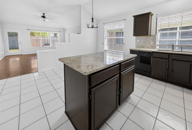 1025 Highland Station Drive, Saginaw, TX 76131
