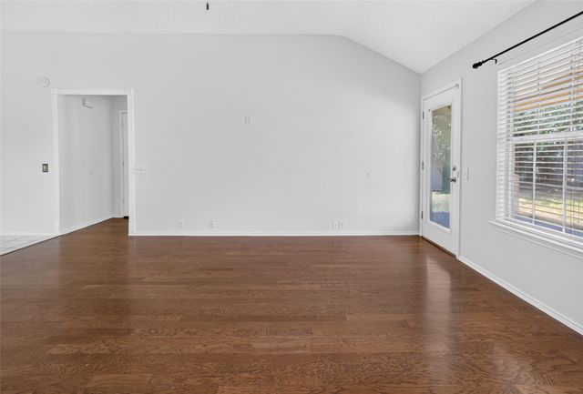 1025 Highland Station Drive, Saginaw, TX 76131