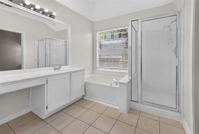 1025 Highland Station Drive, Saginaw, TX 76131