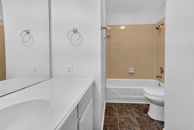 1025 Highland Station Drive, Saginaw, TX 76131