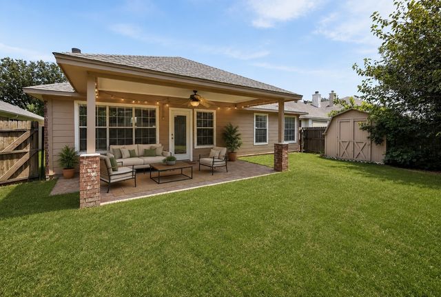 1025 Highland Station Drive, Saginaw, TX 76131