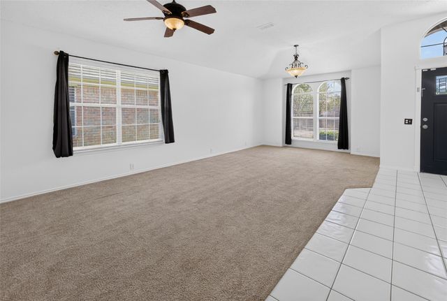 1025 Highland Station Drive, Saginaw, TX 76131