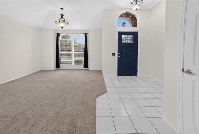 1025 Highland Station Drive, Saginaw, TX 76131