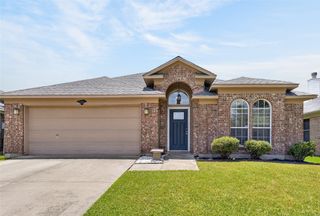 1025 Highland Station Drive, Saginaw, TX 76131