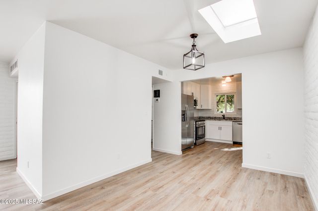 703 W Las Lomitas Road, Tucson, AZ 85704