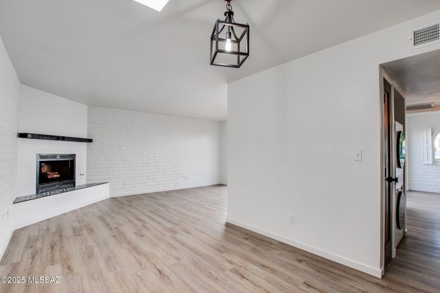 703 W Las Lomitas Road, Tucson, AZ 85704