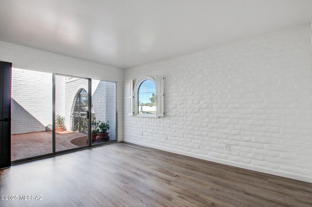 703 W Las Lomitas Road, Tucson, AZ 85704