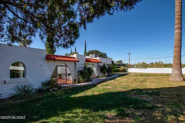 703 W Las Lomitas Road, Tucson, AZ 85704