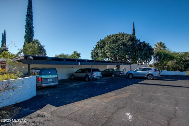 703 W Las Lomitas Road, Tucson, AZ 85704