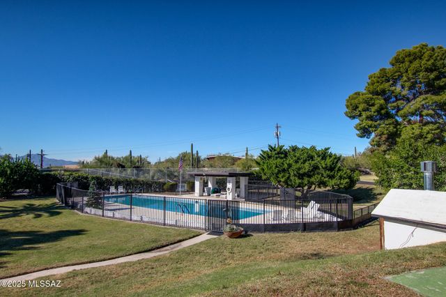 703 W Las Lomitas Road, Tucson, AZ 85704