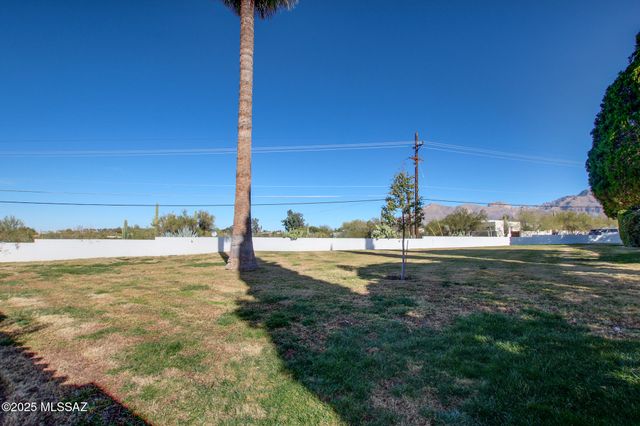 703 W Las Lomitas Road, Tucson, AZ 85704
