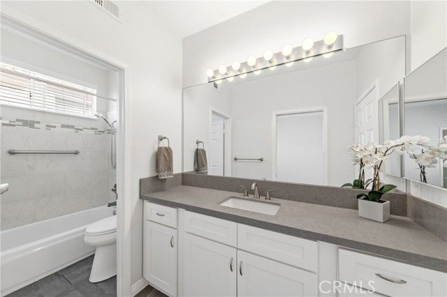 40640 VIA MALAGAS, Murrieta, CA 92562