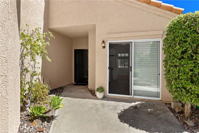 40640 VIA MALAGAS, Murrieta, CA 92562