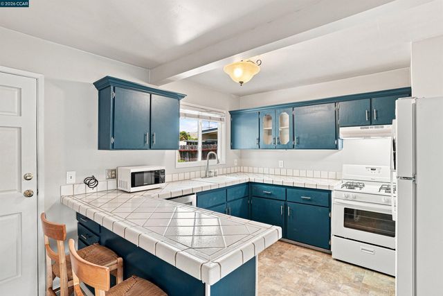 3543 Carlfield St, El Sobrante, CA 94803