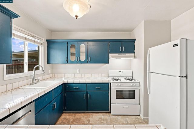 3543 Carlfield St, El Sobrante, CA 94803