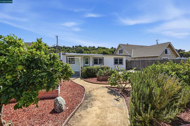 3543 Carlfield St, El Sobrante, CA 94803