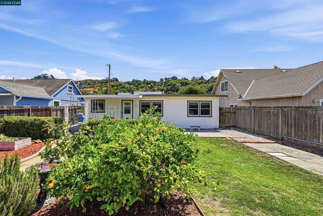 3543 Carlfield St, El Sobrante, CA 94803