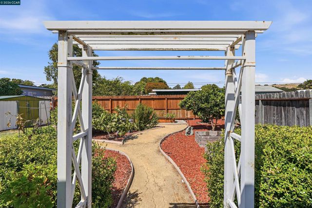 3543 Carlfield St, El Sobrante, CA 94803