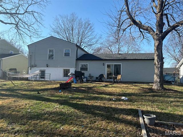 310 Whitehall Drive, O'fallon, IL 62269