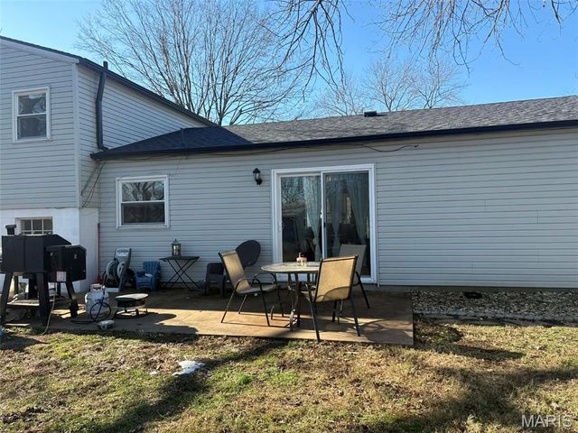 310 Whitehall Drive, O'fallon, IL 62269