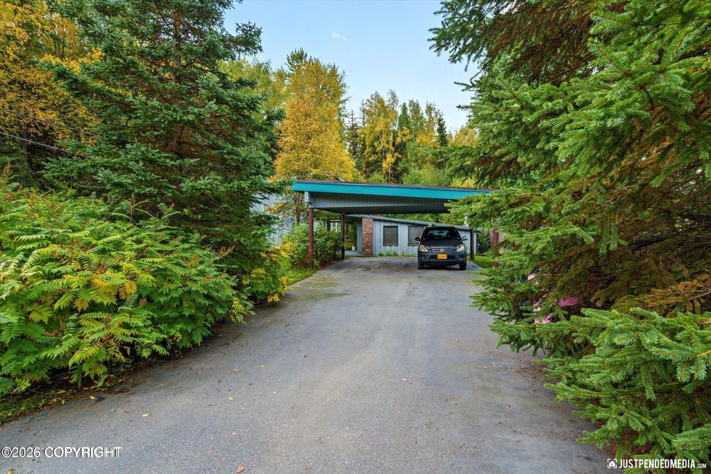 2140 Dawson Street, Anchorage, AK 99503