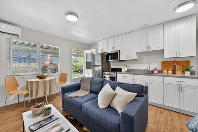 1012 Rio Vista Drive, Pacifica, CA 94044