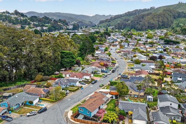1012 Rio Vista Drive, Pacifica, CA 94044
