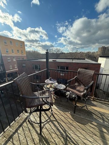 71 S Huntington Ave 3A, Boston, MA 02130