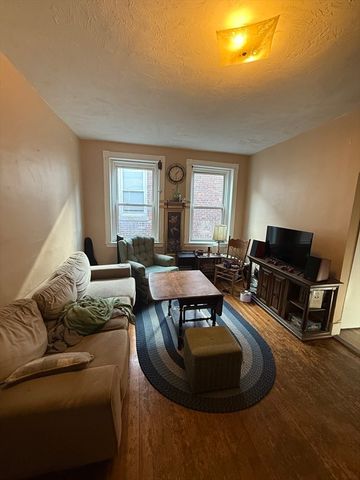 71 S Huntington Ave 3A, Boston, MA 02130