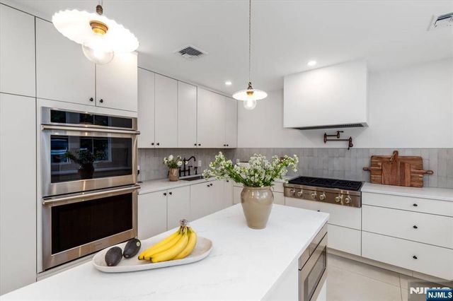 42 Nugent Drive, Clifton, NJ 07012