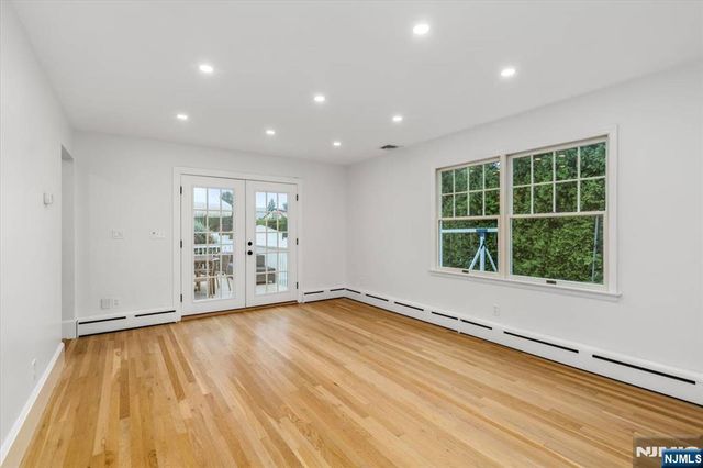 42 Nugent Drive, Clifton, NJ 07012