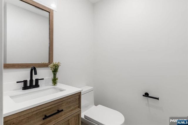 42 Nugent Drive, Clifton, NJ 07012