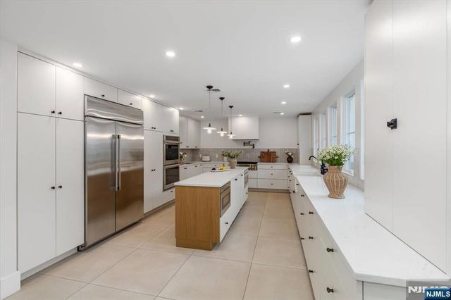 42 Nugent Drive, Clifton, NJ 07012