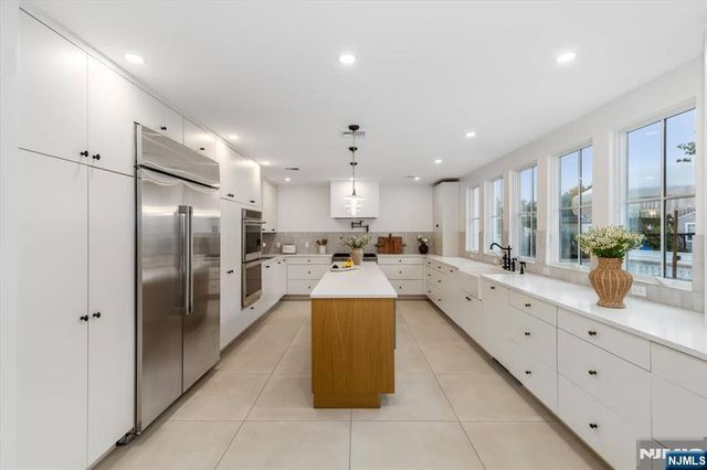 42 Nugent Drive, Clifton, NJ 07012