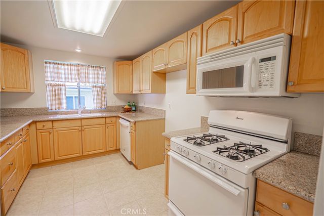 19433 Oak Crossing Road, Newhall, CA 91321